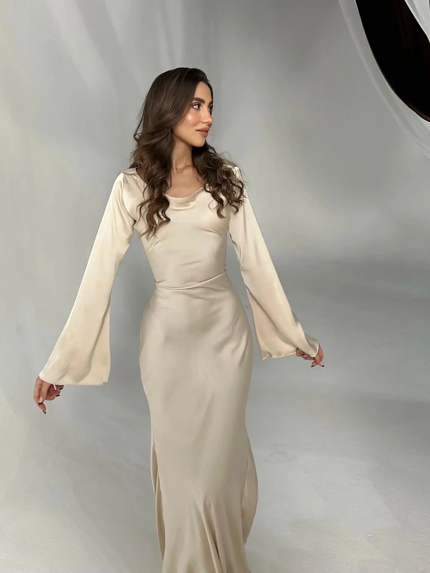 Pharia | Women’s Long-Sleeve Maxi Dress – Timeless Elegance for Every Occasion