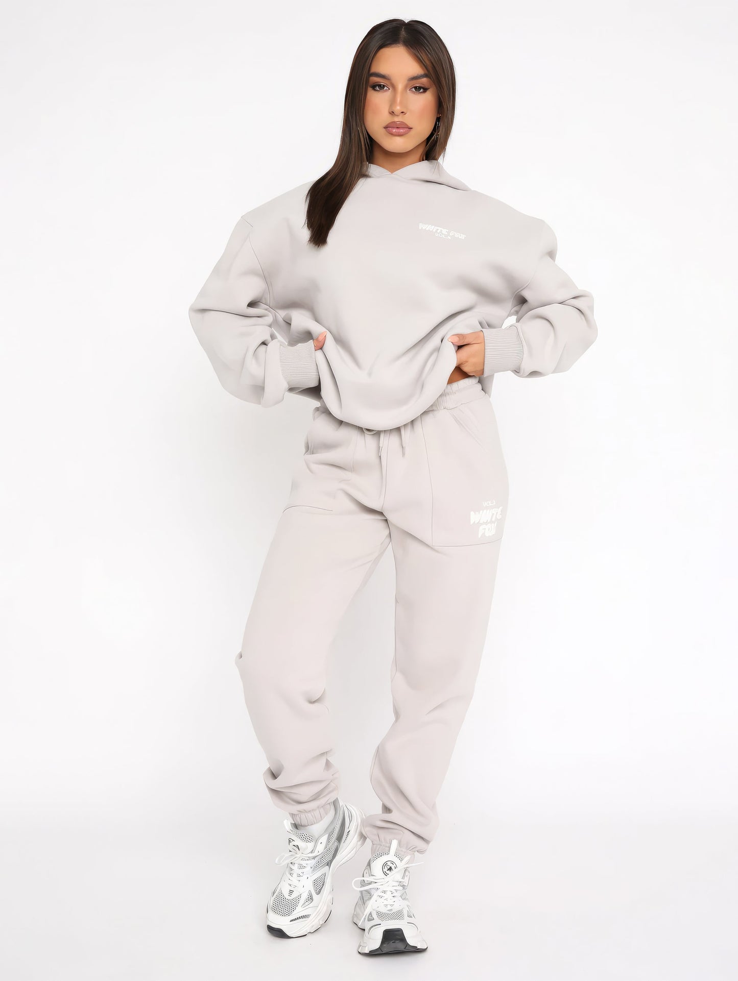 WhiteFox Set – Women’s Two-Piece Hoodie & Pants Tracksuit