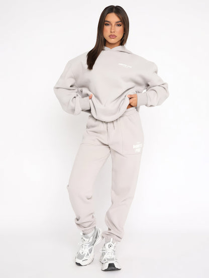 WhiteFox Set – Women’s Two-Piece Hoodie & Pants Tracksuit